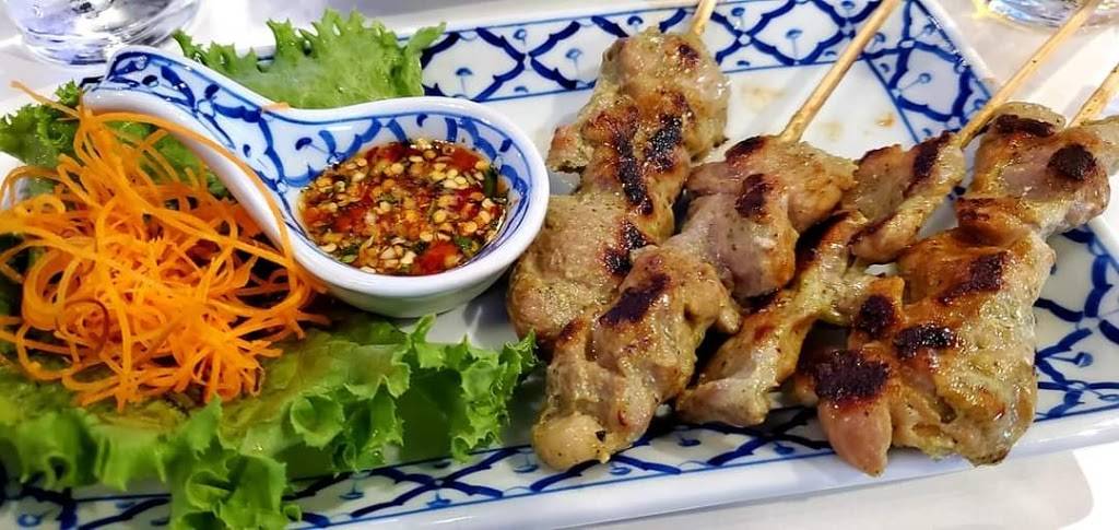 Charm Thai Bistro | restaurant | 2203 Spring Stuebner Rd #100, Spring, TX 77389, USA | 2815165555 OR +1 281-516-5555