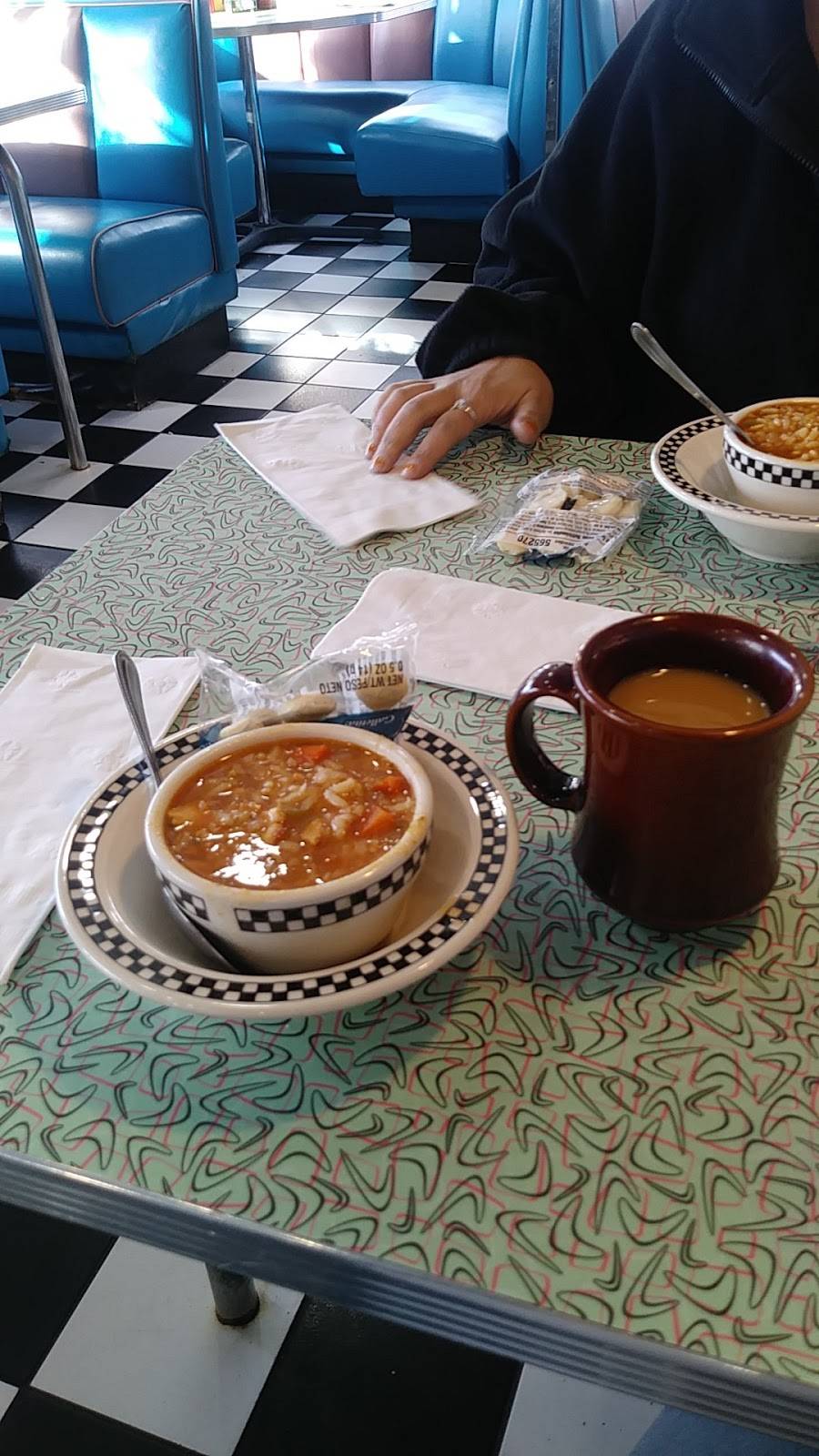 The Grand Diner | restaurant | 48730 Grand River Ave, Novi, MI 48374, USA | 2483800333 OR +1 248-380-0333