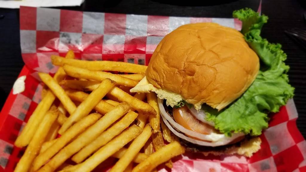 Red Rooster Bar & Restaurant | restaurant | 1832 Wayzata Blvd, Long Lake, MN 55356, USA | 9524734089 OR +1 952-473-4089