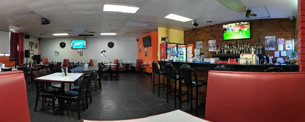 Los Compadres Bar And Grill | restaurant | 4126 Monterey Rd, San Jose, CA 95111, USA | 4083633664 OR +1 408-363-3664