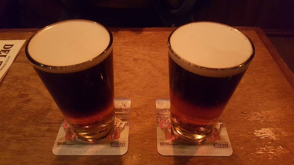 Molly Malones Irish Pub | restaurant | 575 S Fairfax Ave, Los Angeles, CA 90036, USA | 3239351577 OR +1 323-935-1577