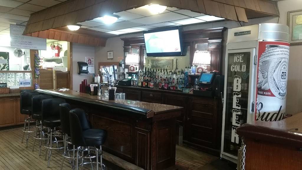 Maple Leaf Inn | restaurant | 188 S Main St, Vermontville, MI 49096, USA | 5177260098 OR +1 517-726-0098