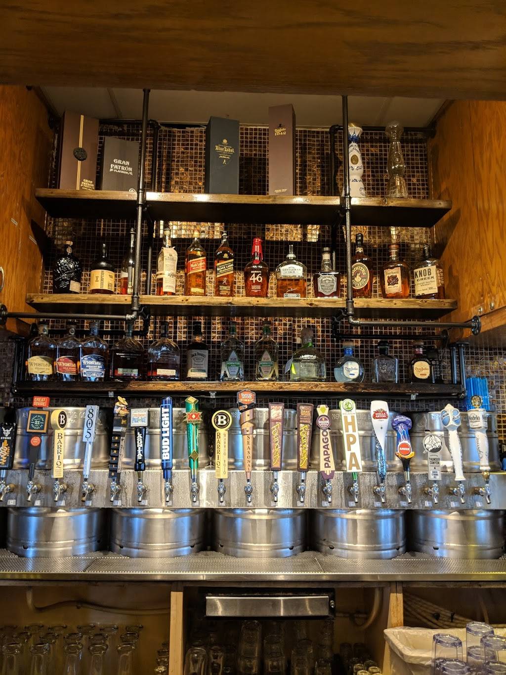 Brooklyns Beer & Burgers | restaurant | 3790 E Irvington Rd, Tucson, AZ 85714, USA | 5207506158 OR +1 520-750-6158