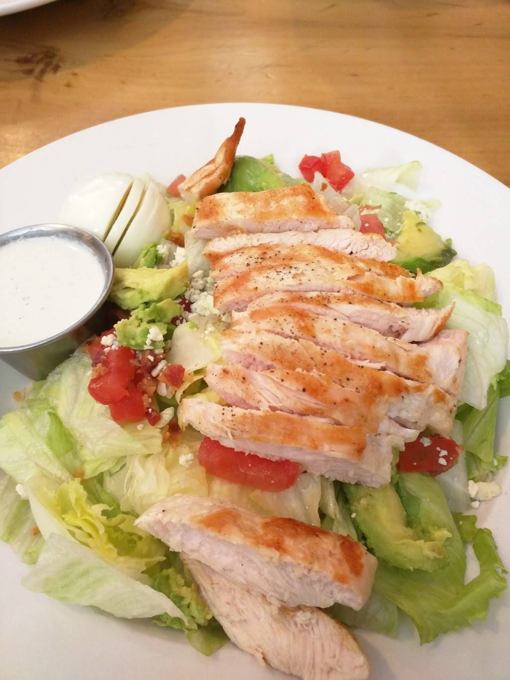 Red Rock Grill and Bar | restaurant | 66 W Main St, Upton, MA 01568, USA | 5085290500 OR +1 508-529-0500