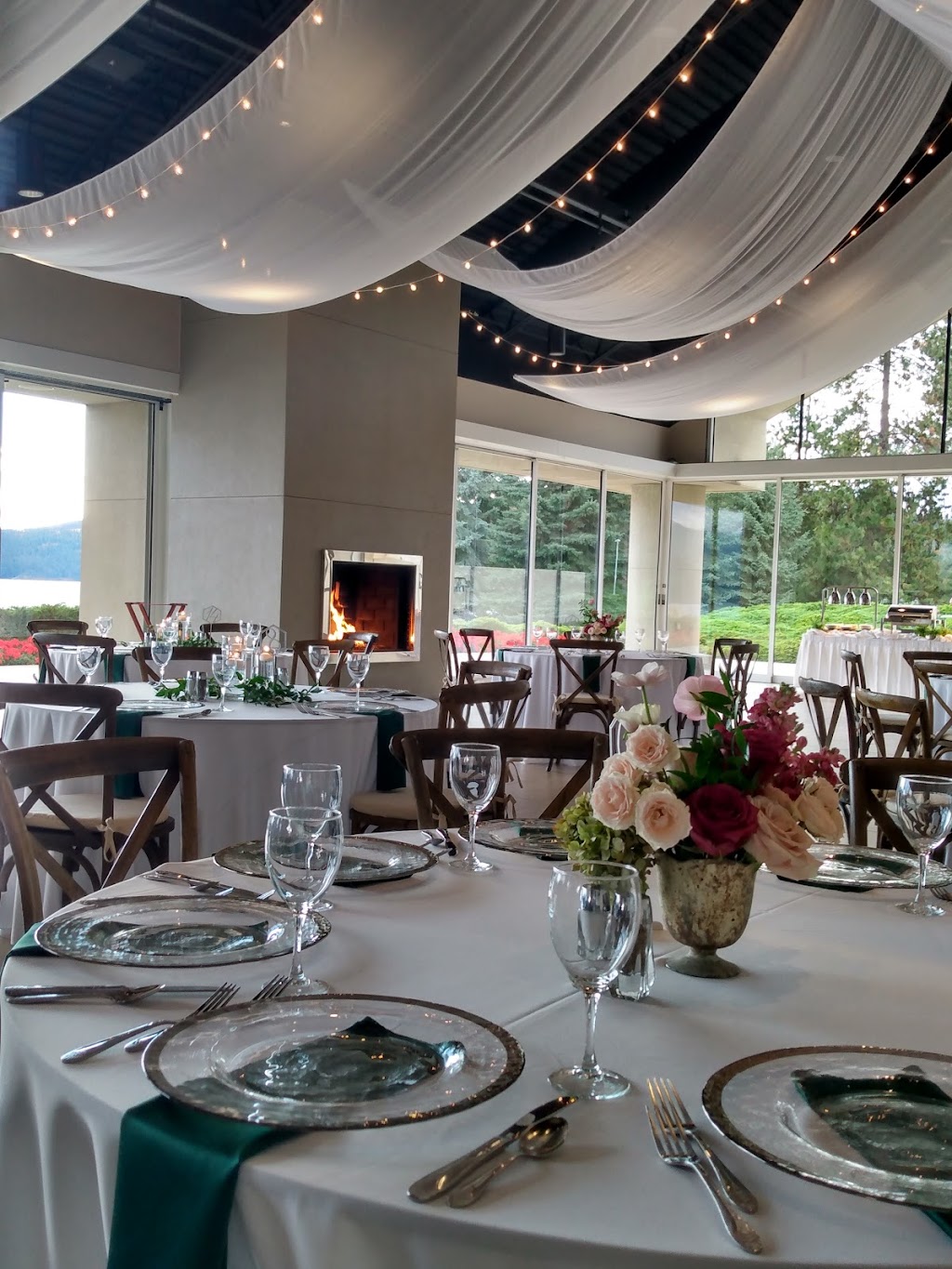 The Floating Green Restaurant | restaurant | 900 S Floating Green Dr, Coeur dAlene, ID 83814, USA | 8009356283 OR +1 800-935-6283