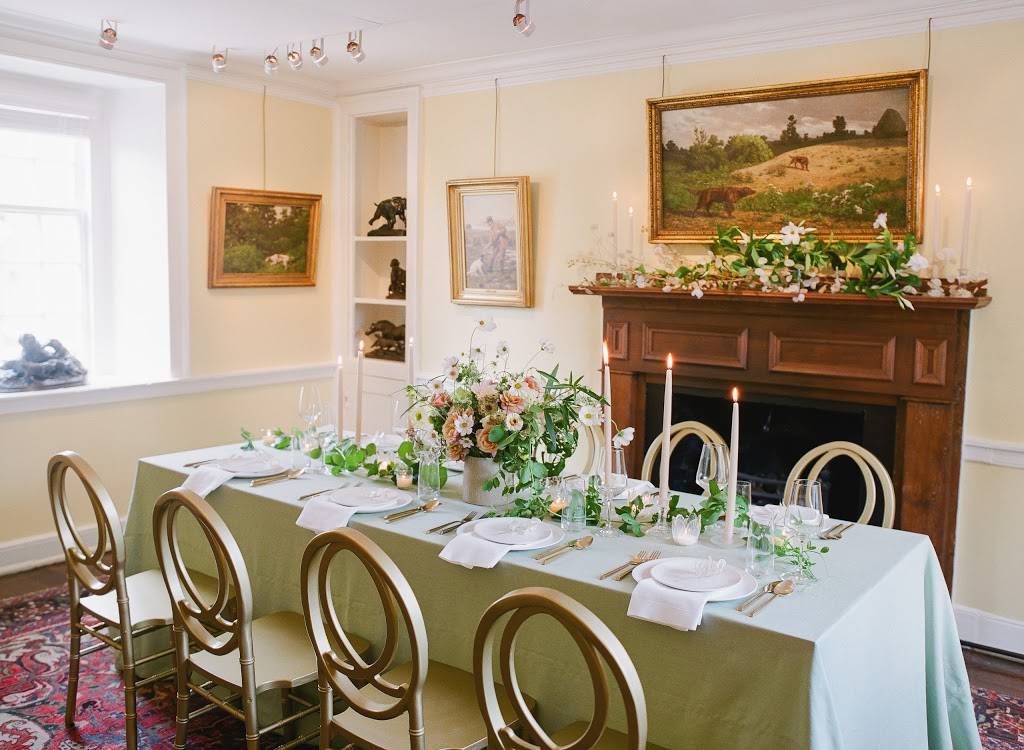 The Red Fox Inn & Tavern | restaurant | 2 E Washington St, Middleburg, VA 20117, USA | 5406876301 OR +1 540-687-6301