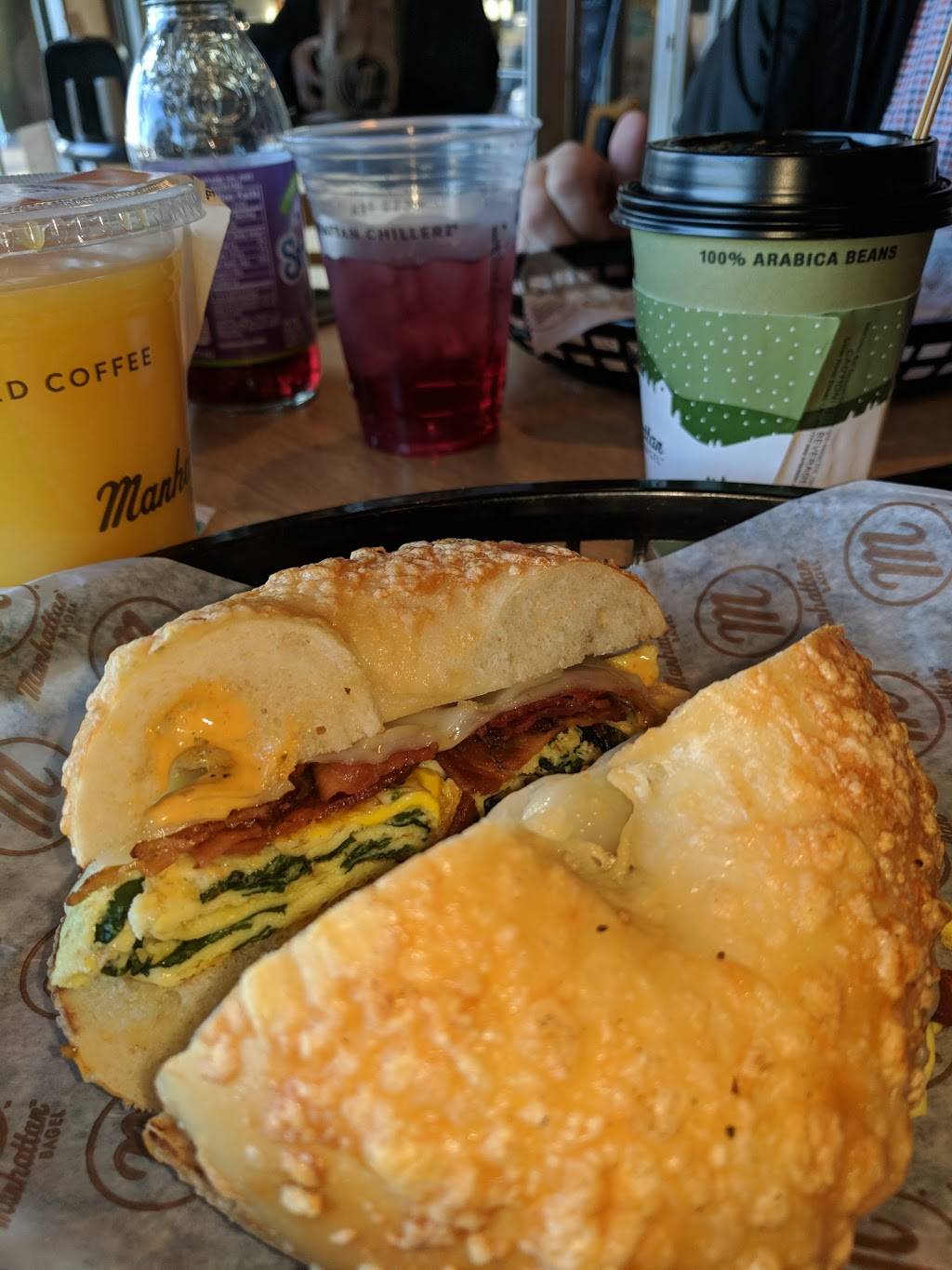 Manhattan Bagel | cafe | 400 W Main St, Middletown, DE 19709, USA | 3023788404 OR +1 302-378-8404