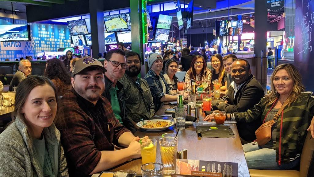 Dave & Busters | restaurant | 2644 N Greenwich Rd, Wichita, KS 67226, USA | 3167968550 OR +1 316-796-8550