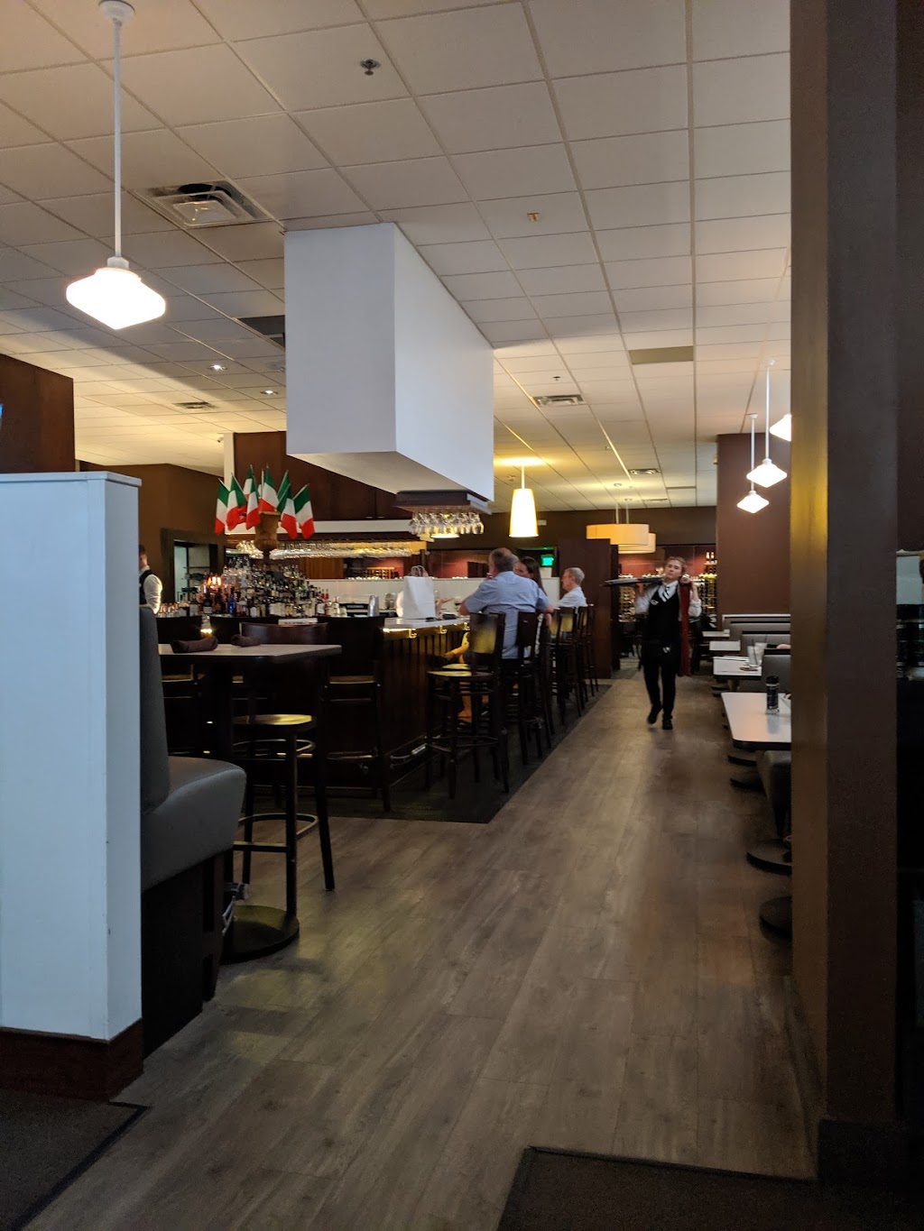 V Pauls Italian Ristorante | restaurant | 29 Palafox Pl, Pensacola, FL 32502, USA | 8504665855 OR +1 850-466-5855