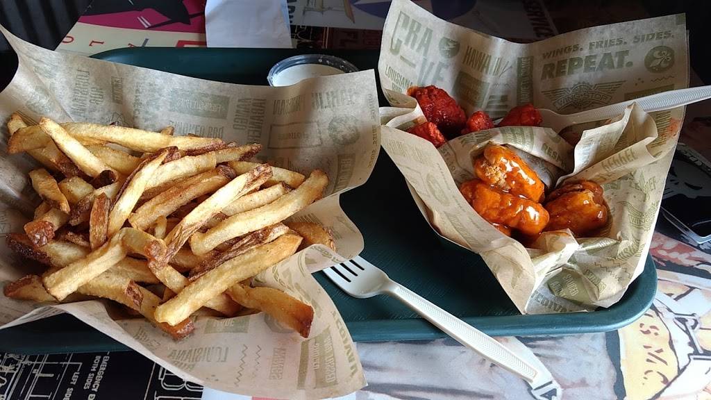 Wingstop | restaurant | 4428 S Pulaski Rd, Chicago, IL 60632, USA | 7738474747 OR +1 773-847-4747