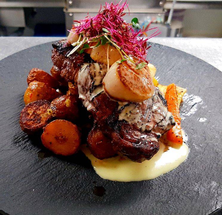 12welve Bistro and Tapwerks | restaurant | 244 Brock St S, Whitby, ON L1N 4K1, Canada | 9054938277 OR +1 905-493-8277