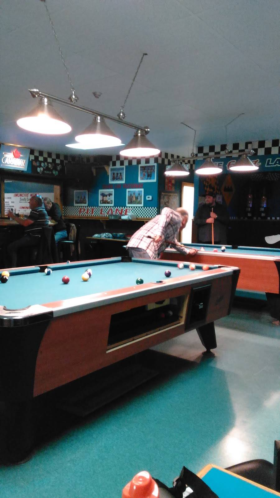 Southend Sports Pub | restaurant | 837 Simcoe St S, Oshawa, ON L1H 4K8, Canada | 9055715601 OR +1 905-571-5601