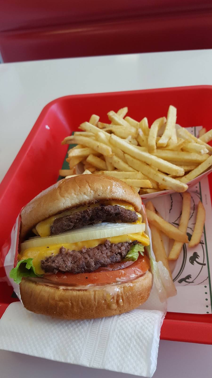 In-N-Out Burger | restaurant | 570 Contra Costa Blvd, Pleasant Hill, CA 94523, USA | 8007861000 OR +1 800-786-1000