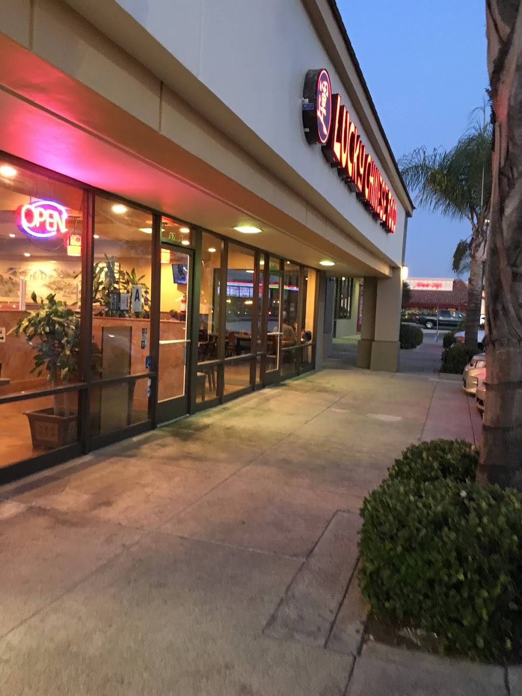 Lucky Chinese Food | restaurant | 9740 Mission Gorge Rd B, Santee, CA 92071, USA | 6195962978 OR +1 619-596-2978