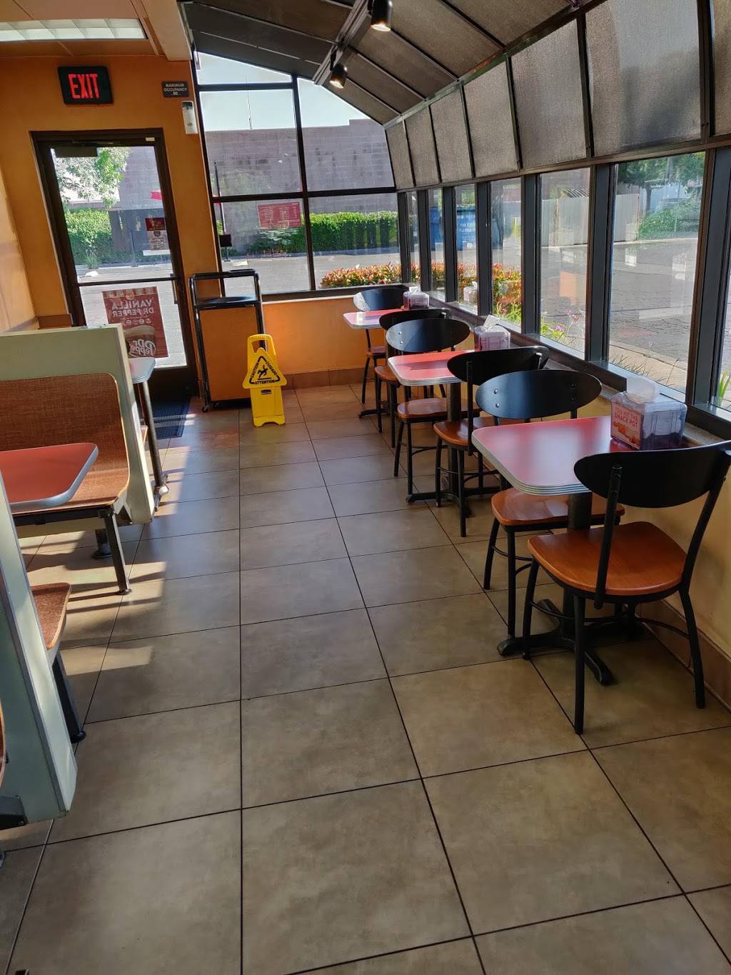 Jack in the Box | restaurant | 444 E Tulare Ave, Tulare, CA 93274, USA | 5596886464 OR +1 559-688-6464