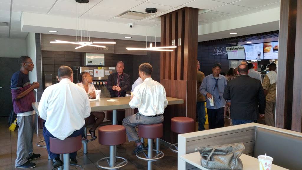 McDonalds | cafe | 2518 Beatties Ford Rd, Charlotte, NC 28216, USA | 7043921125 OR +1 704-392-1125