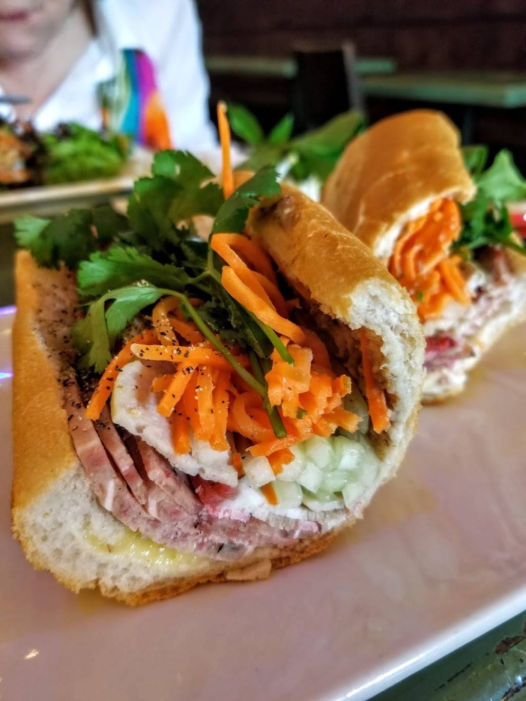 Pho Binh | restaurant | 2916 White Oak Dr, Houston, TX 77007, USA | 8328308900 OR +1 832-830-8900