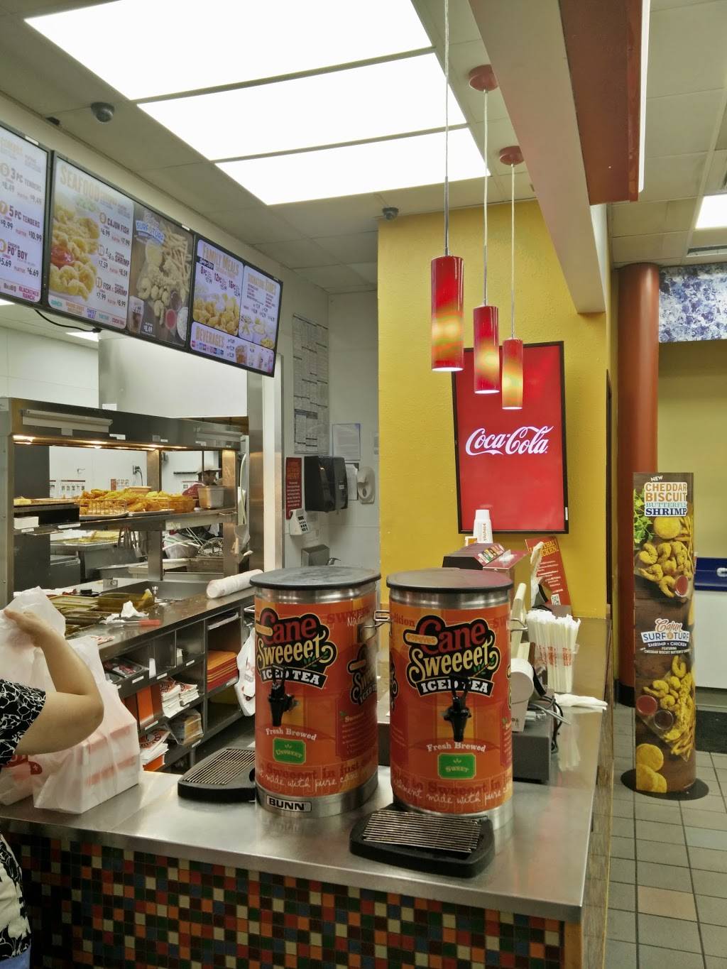 Popeyes Louisiana Kitchen | restaurant | 25336 Madison Ave, Murrieta, CA 92562, USA | 9513041331 OR +1 951-304-1331