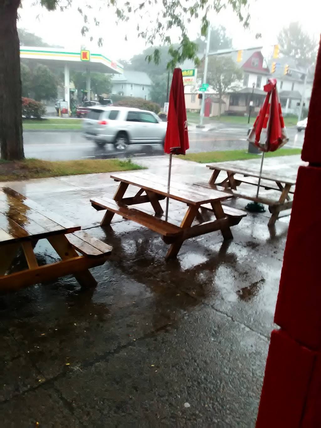 Captain Tonys Pizza & Pasta Emporium | restaurant | 385 Winton Rd N, Rochester, NY 14610, USA | 5854828430 OR +1 585-482-8430