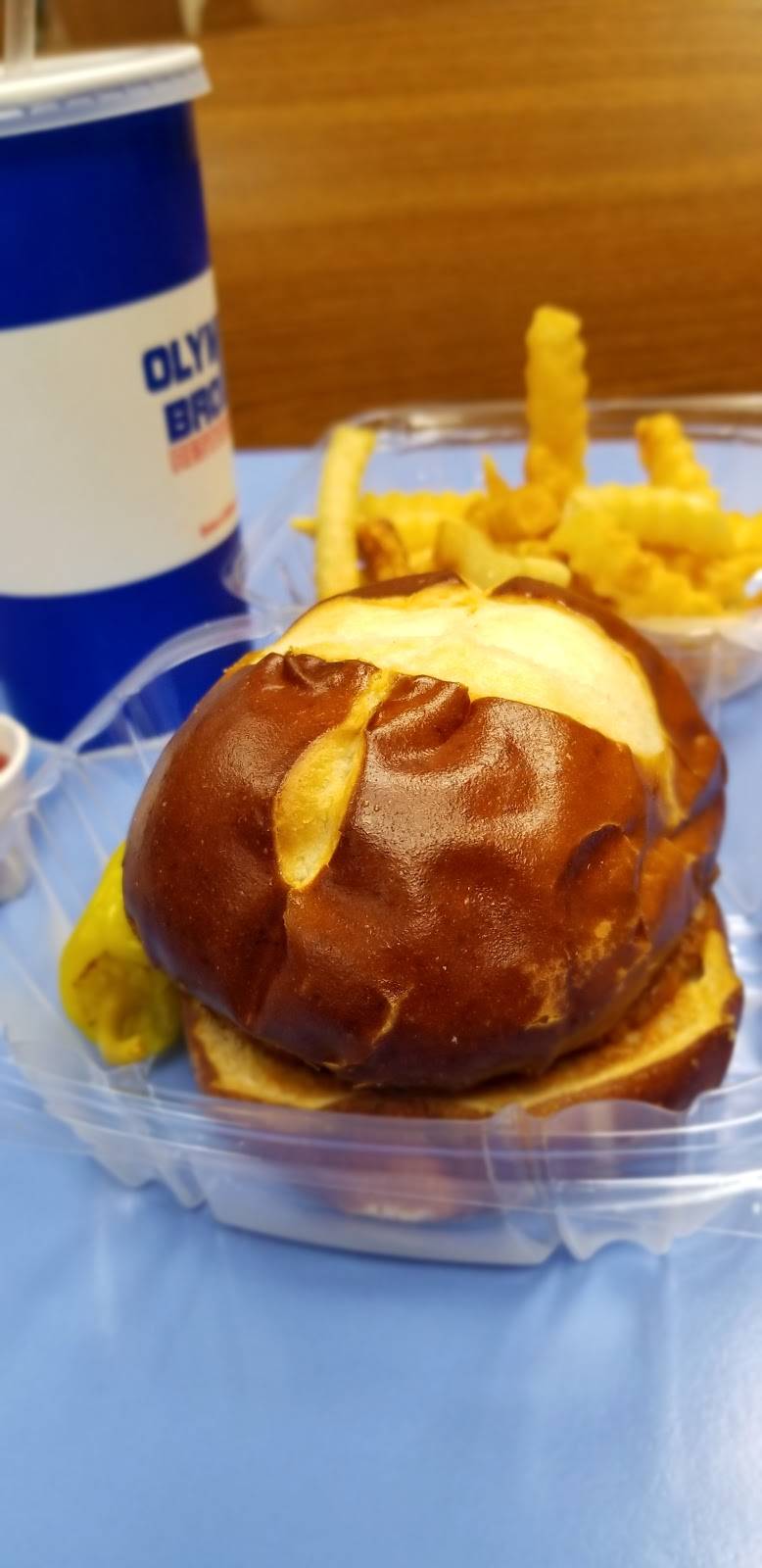 Olympic Broil | restaurant | 1320 N Grand River Ave, Lansing, MI 48906, USA | 5174858584 OR +1 517-485-8584