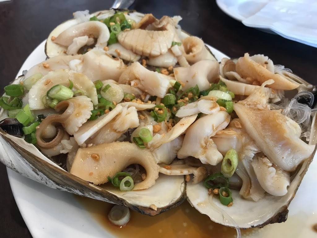 Winsor Dim Sum Cafe & Bar | restaurant | 706 Hancock St, Quincy, MA 02170, USA | 6174815383 OR +1 617-481-5383