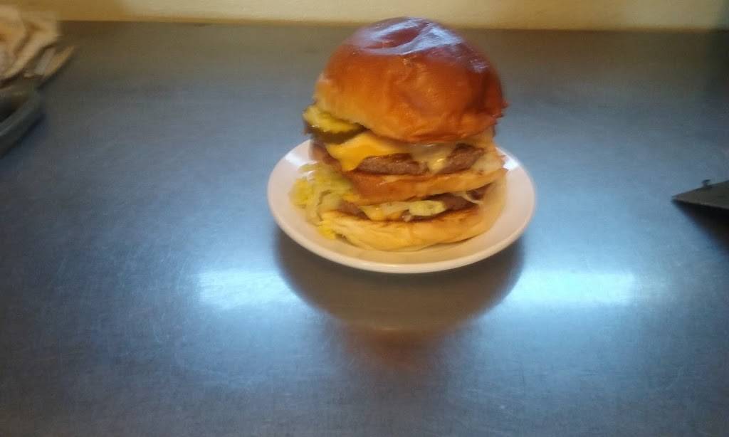 Lakeside Pub & Grill | restaurant | 4671 South S Lake Dr, Cudahy, WI 53110, USA | 4142128090 OR +1 414-212-8090