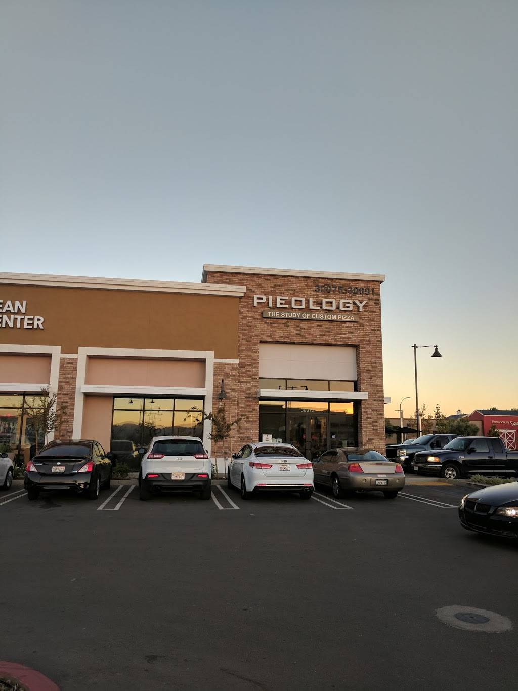 Pieology | restaurant | 30001-30011 Haun Rd, Menifee, CA 92586, USA | 9498008314 OR +1 949-800-8314
