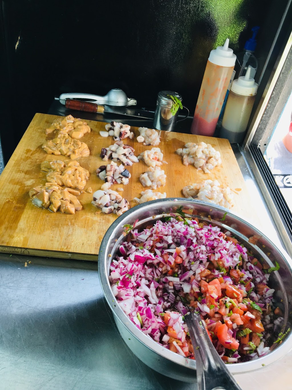 Tacos Mi Pueblito (Food Truck) | restaurant | 5335 Washington Ave, Houston, TX 77007, USA | 2819951147 OR +1 281-995-1147