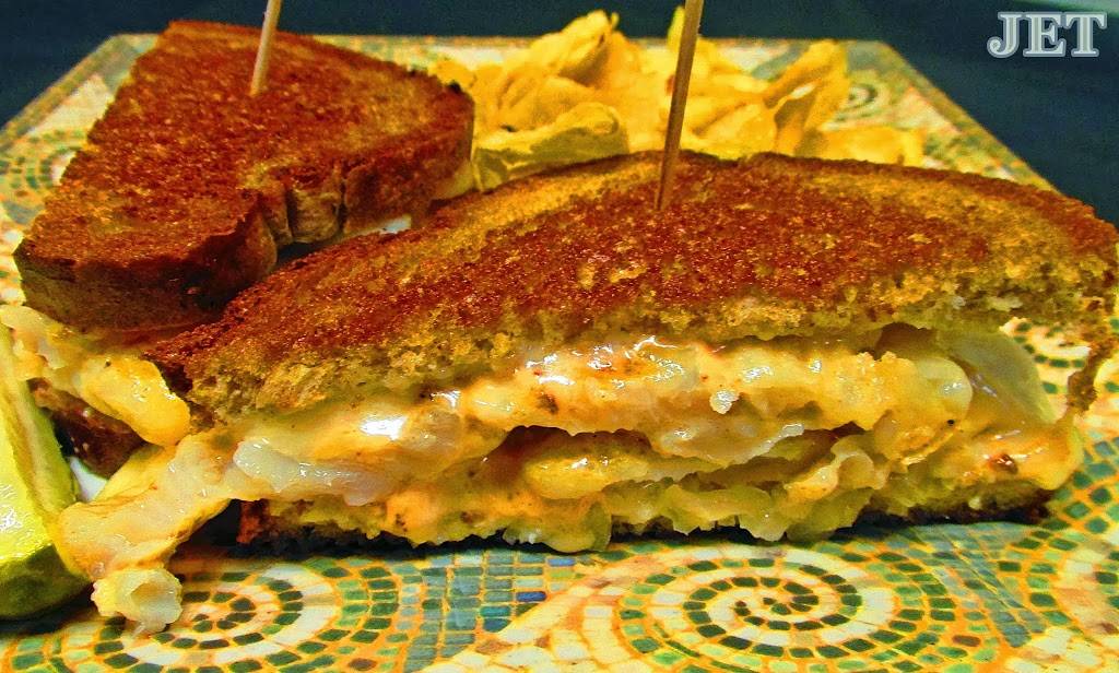 Riverside Inn | restaurant | 6301 Riverside Dr, Yankeetown, FL 34498, USA | 3524415002 OR +1 352-441-5002