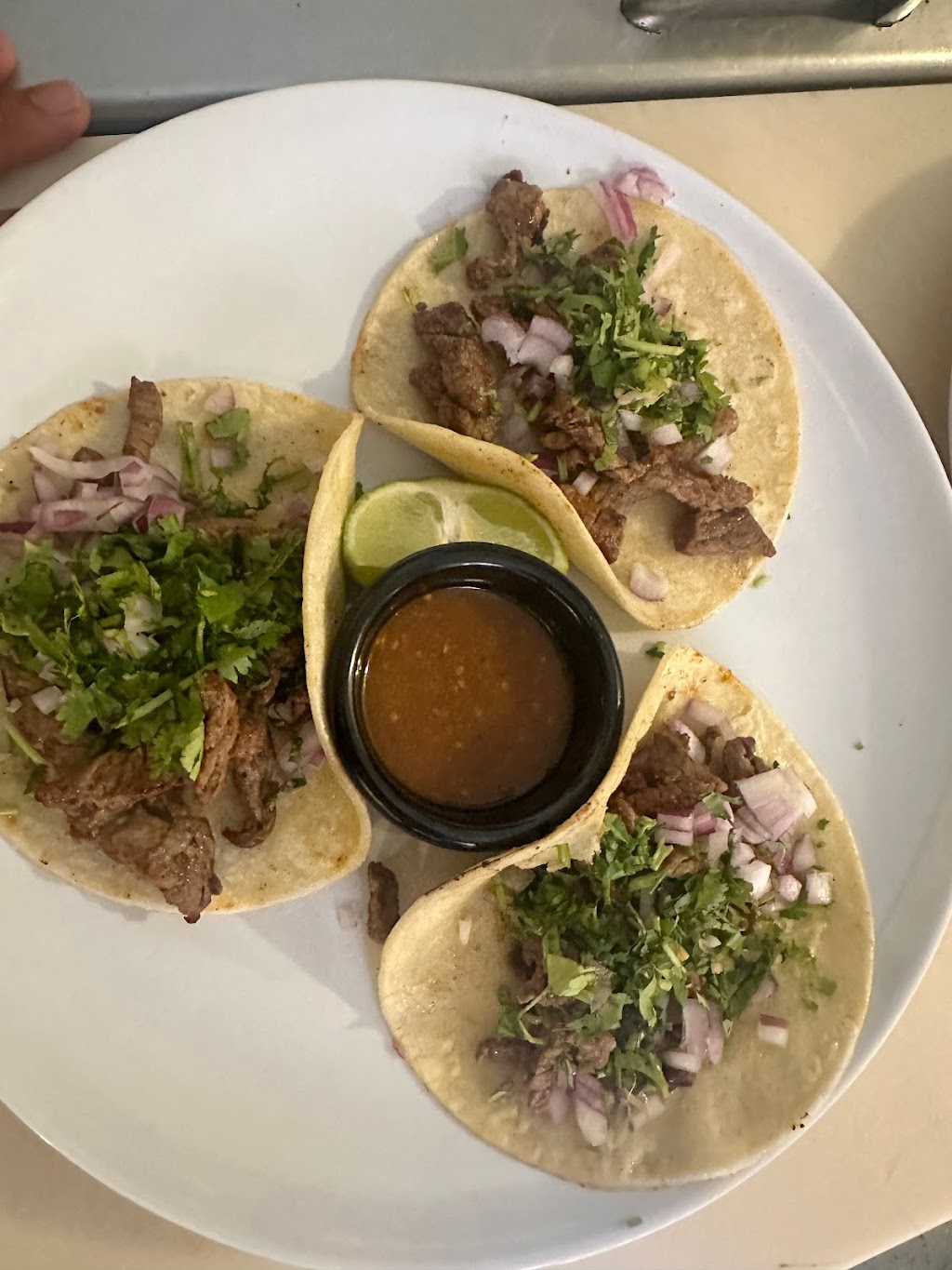 El Azteca Mexican grill | restaurant | 218 3rd Ave, Hinton, WV 25951, USA | 6812641295 OR +1 681-264-1295