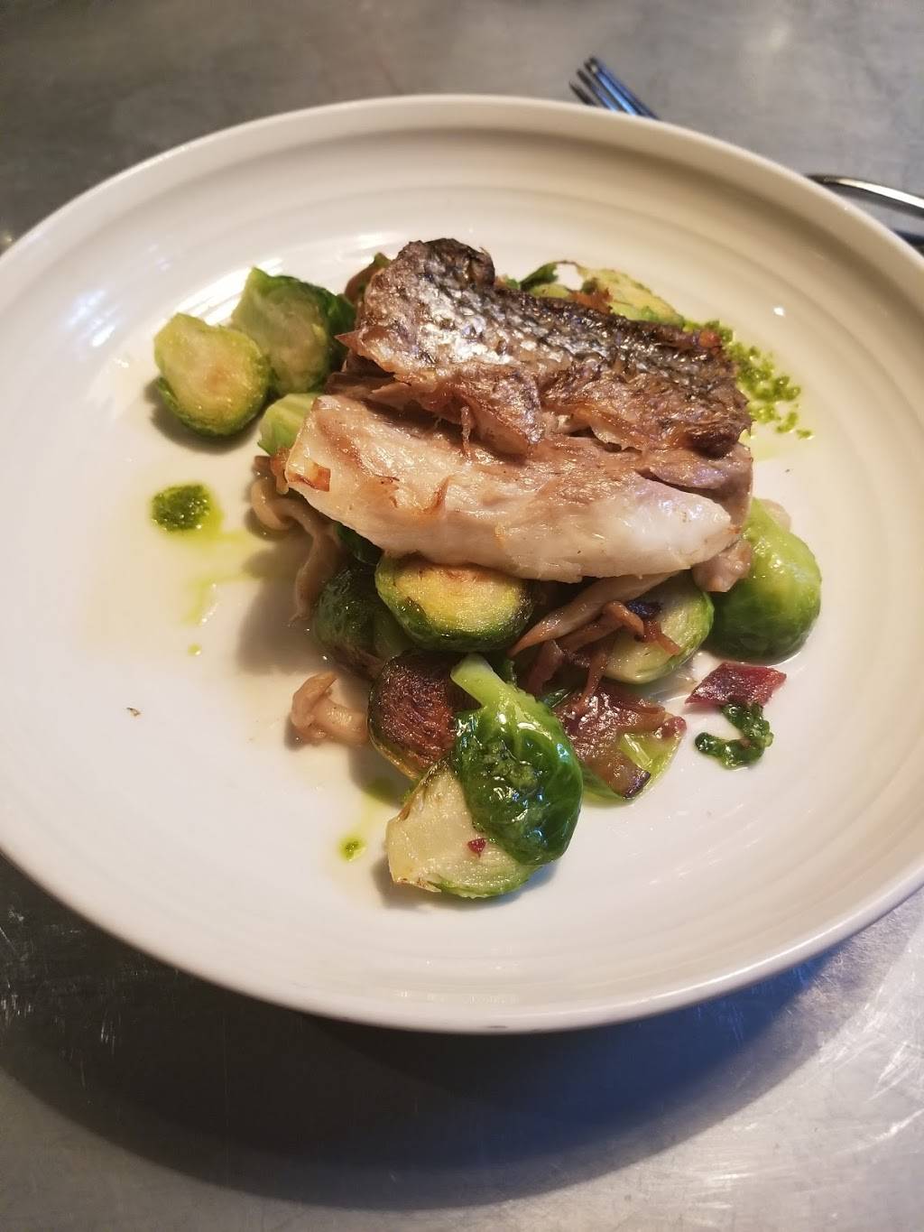 Johnnys | cafe | 4800 Roland Ave, Baltimore, MD 21210, USA | 4107730777 OR +1 410-773-0777