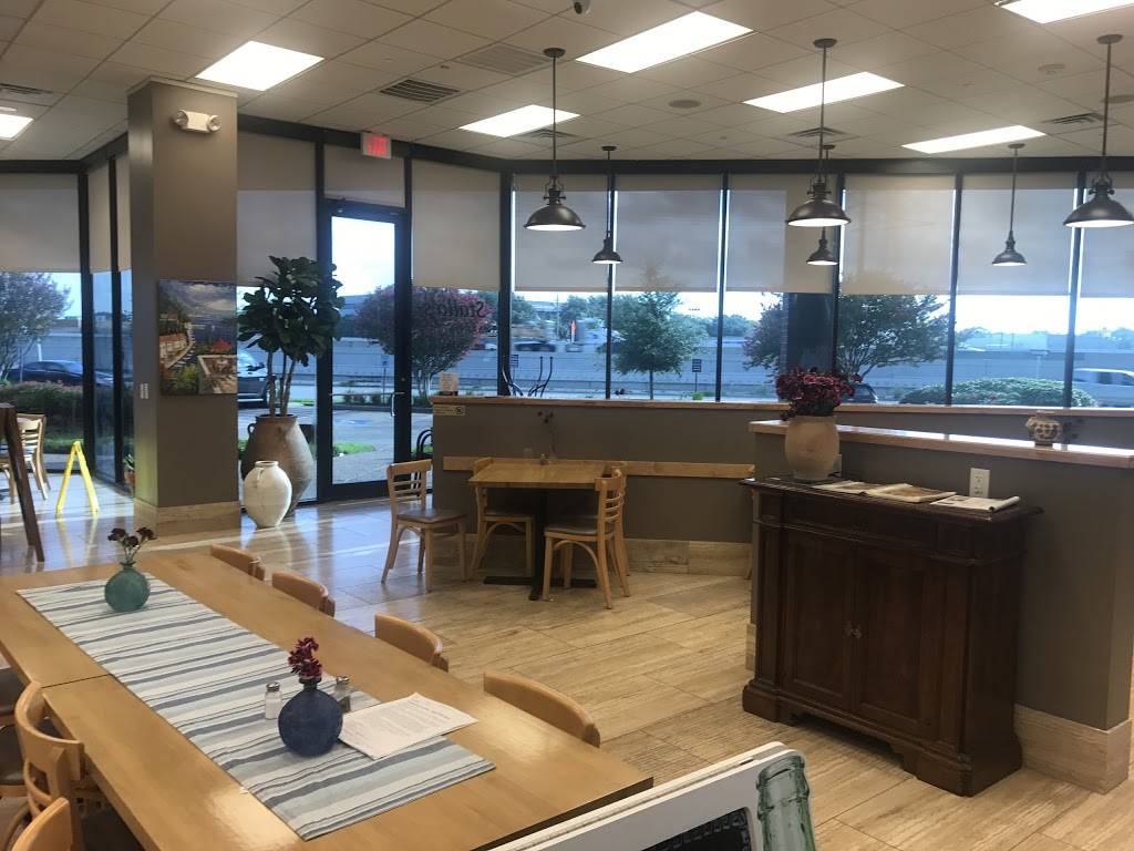 Stallas Greek Grill & Deli | restaurant | 10777 Northwest Fwy, Houston, TX 77092, USA | 7136886238 OR +1 713-688-6238