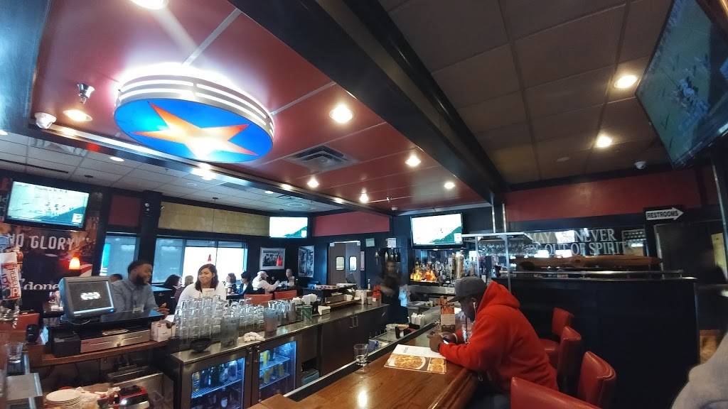 TGI Fridays | restaurant | 401 N Harlem Ave, Oak Park, IL 60301, USA | 7084458249 OR +1 708-445-8249