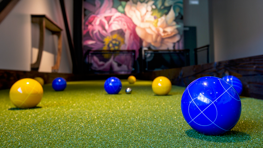 Pinstripes | restaurant | 435 E Illinois St, Chicago, IL 60611, USA | 3125273010 OR +1 312-527-3010