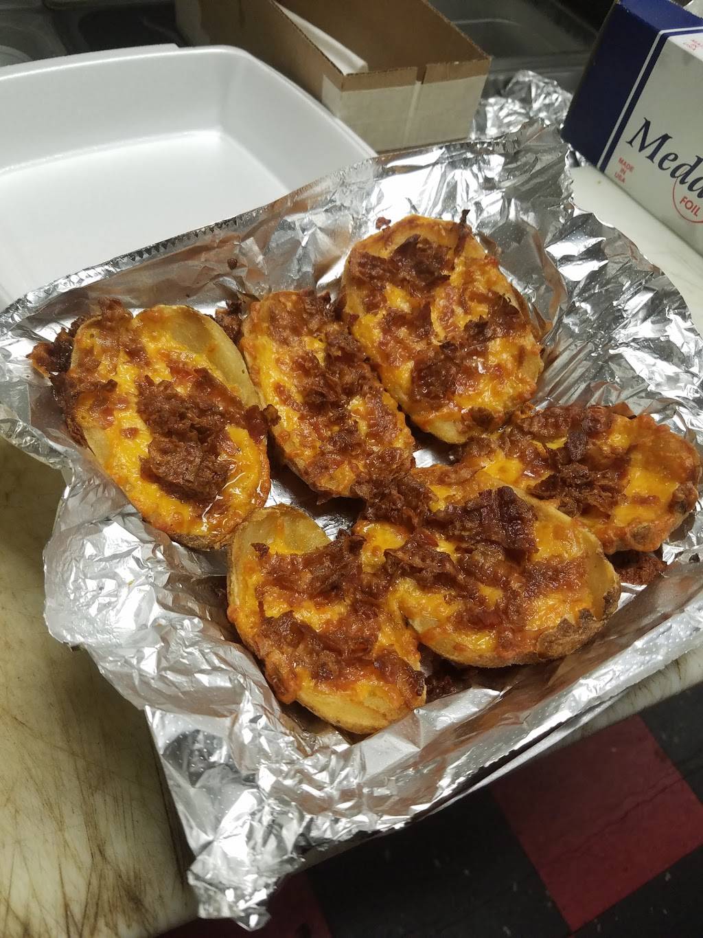 Cecil Whittakers Pizzeria | restaurant | 10479 St Charles Rock Rd, St Ann, MO 63074, USA | 3144232233 OR +1 314-423-2233