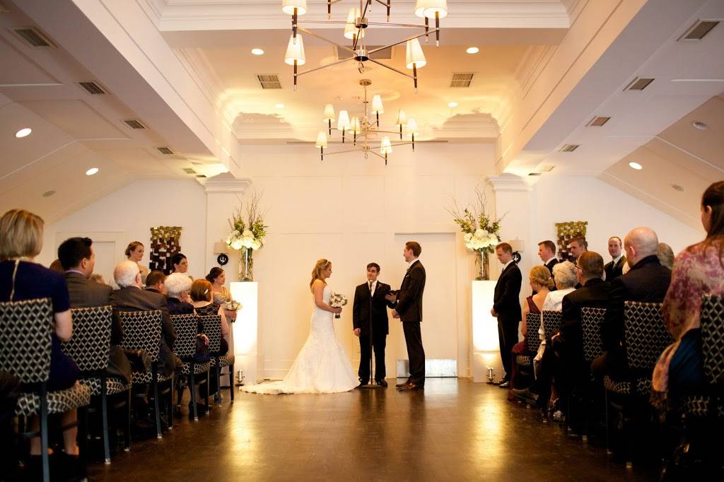 The University Club at Queens Inc. | restaurant | 168 Stuart St, Kingston, ON K7L 2V8, Canada | 6135332846 OR +1 613-533-2846