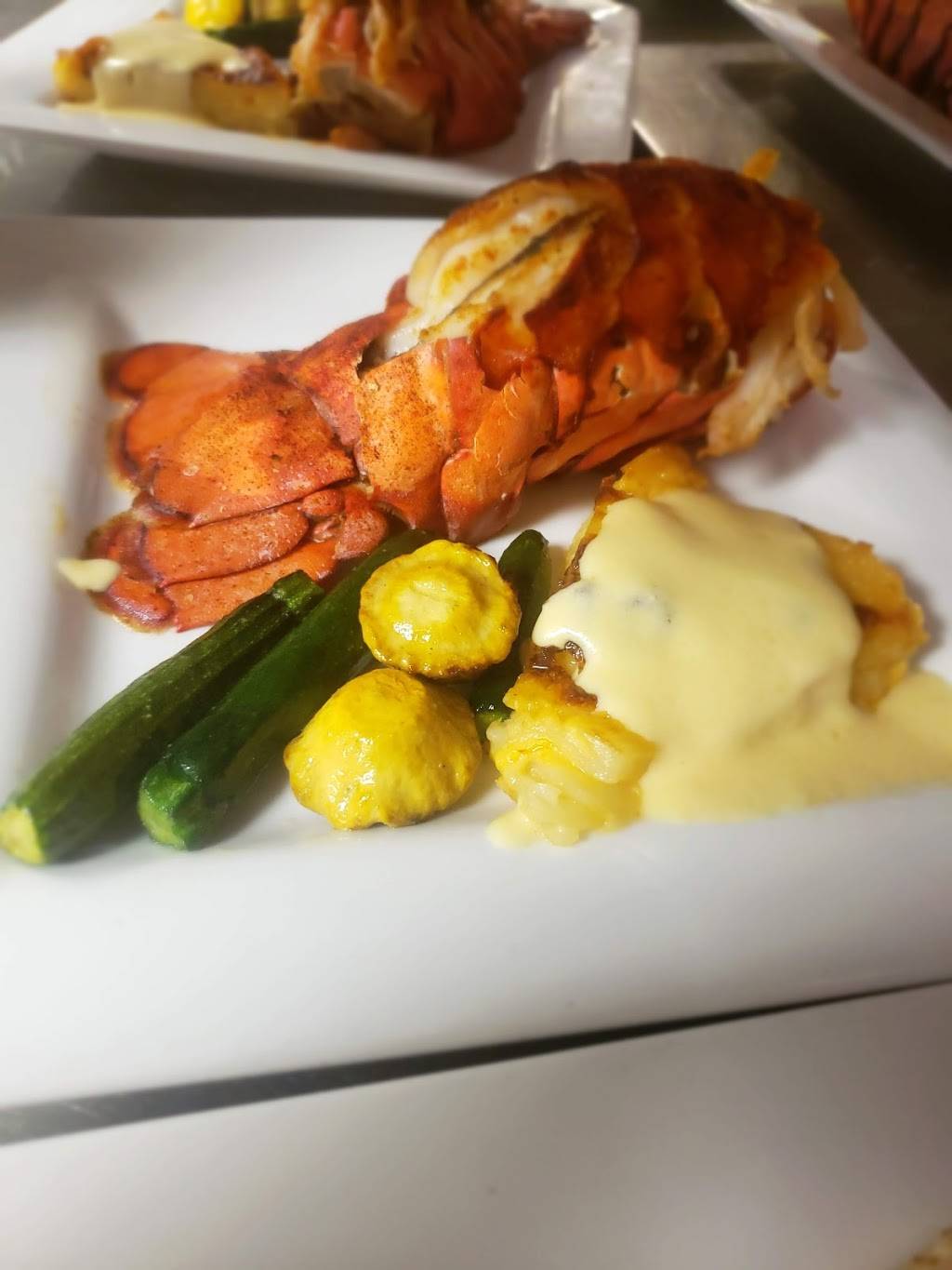 The Wellington Bar & Grill | restaurant | 400 Wexford Blvd, Spring Hill, FL 34609, USA | 3528357183 OR +1 352-835-7183