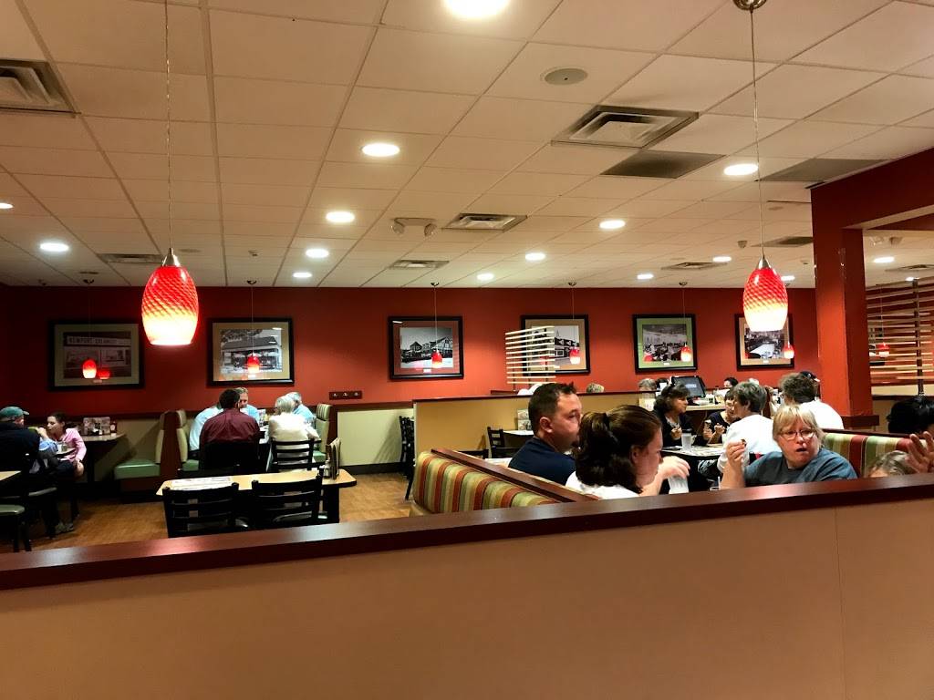 Newport Creamery | meal takeaway | 208 W Main Rd, Middletown, RI 02842, USA | 4018462767 OR +1 401-846-2767