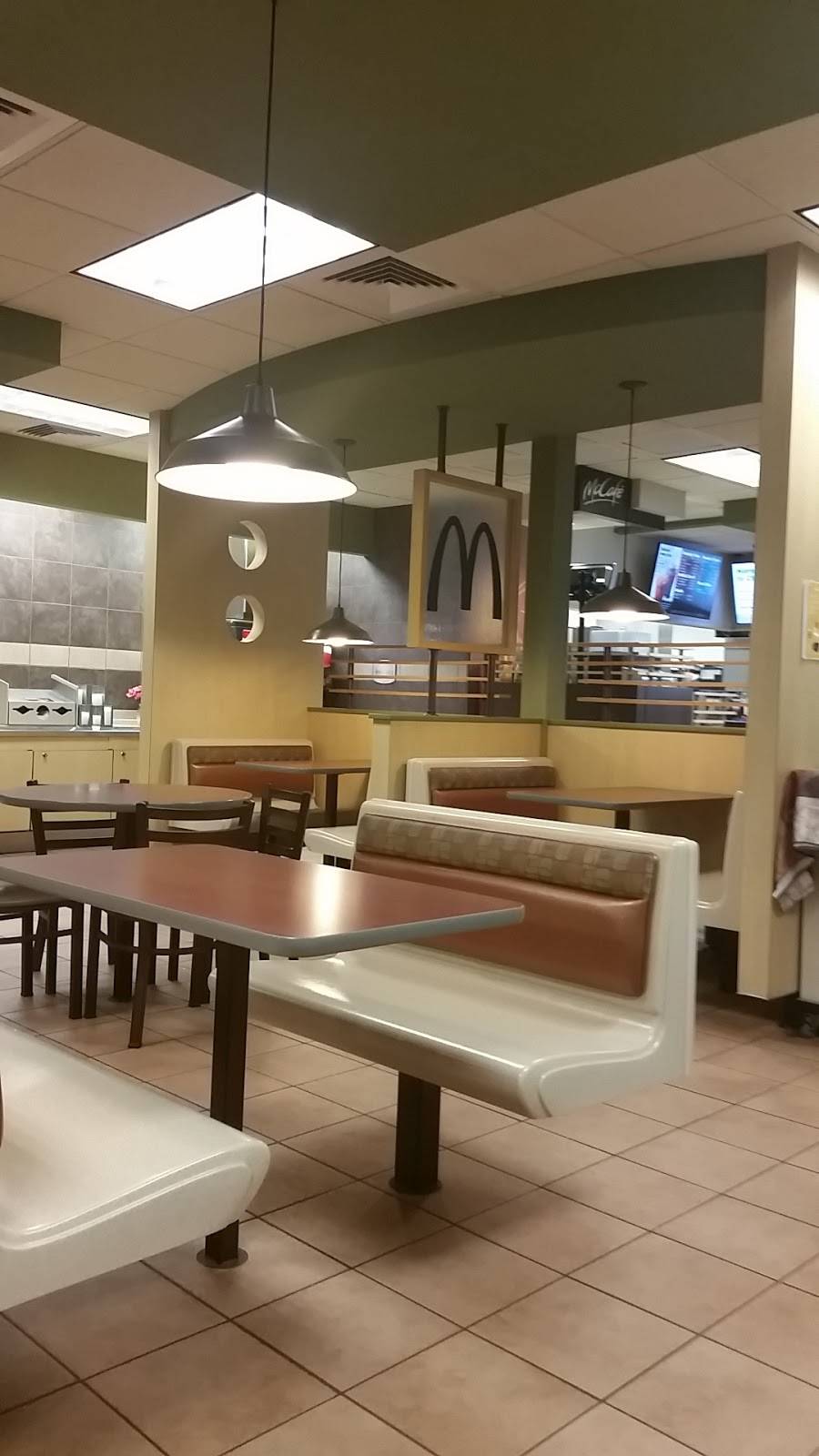 McDonalds | cafe | 2901 Sunset Dr, Norwalk, IA 50211, USA | 5152562692 OR +1 515-256-2692