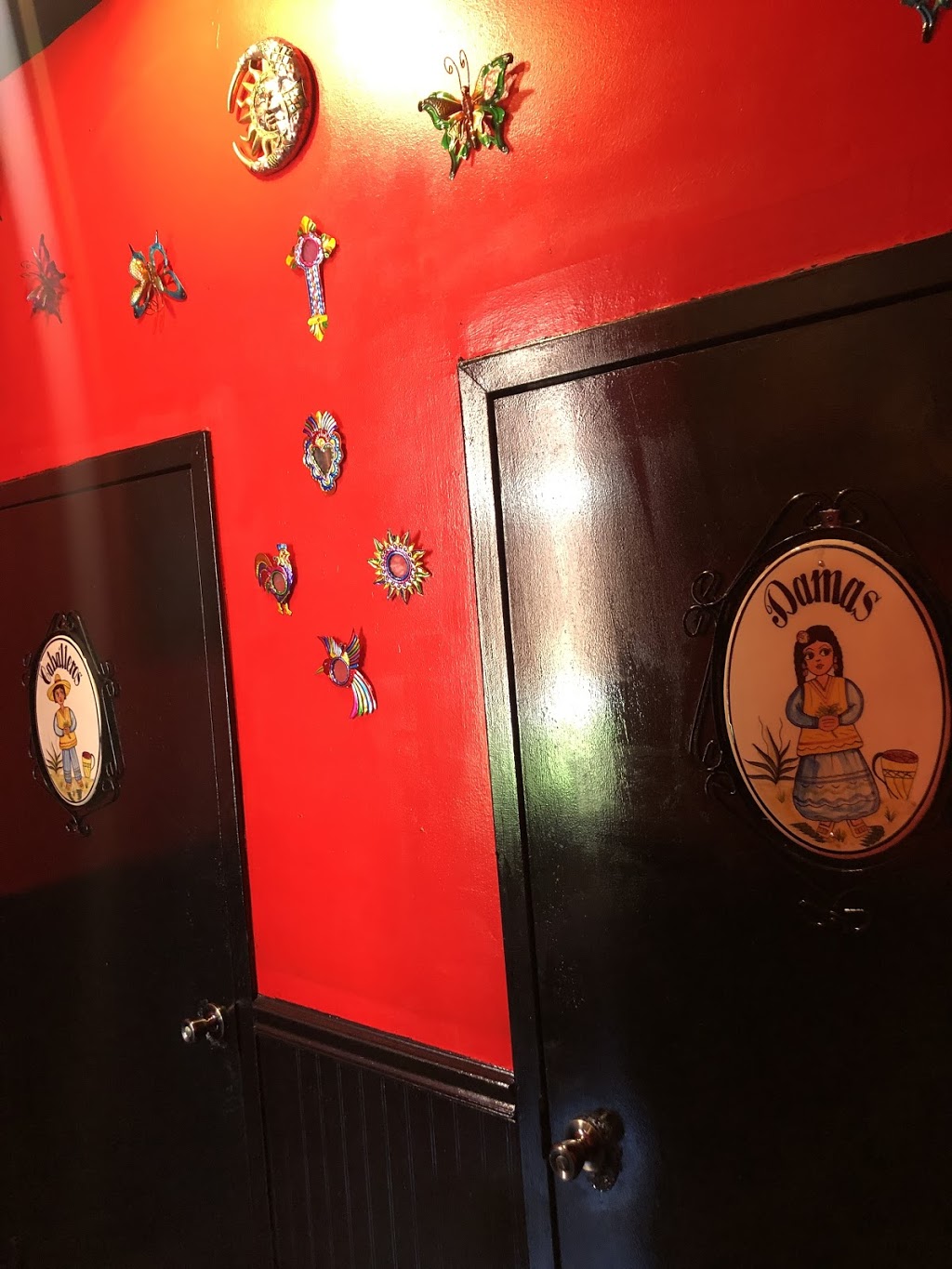 Mammy Chayo Mexican Restaurant | restaurant | 21206 South La Grange Road, Frankfort, IL 60423, USA | 8154648799 OR +1 815-464-8799