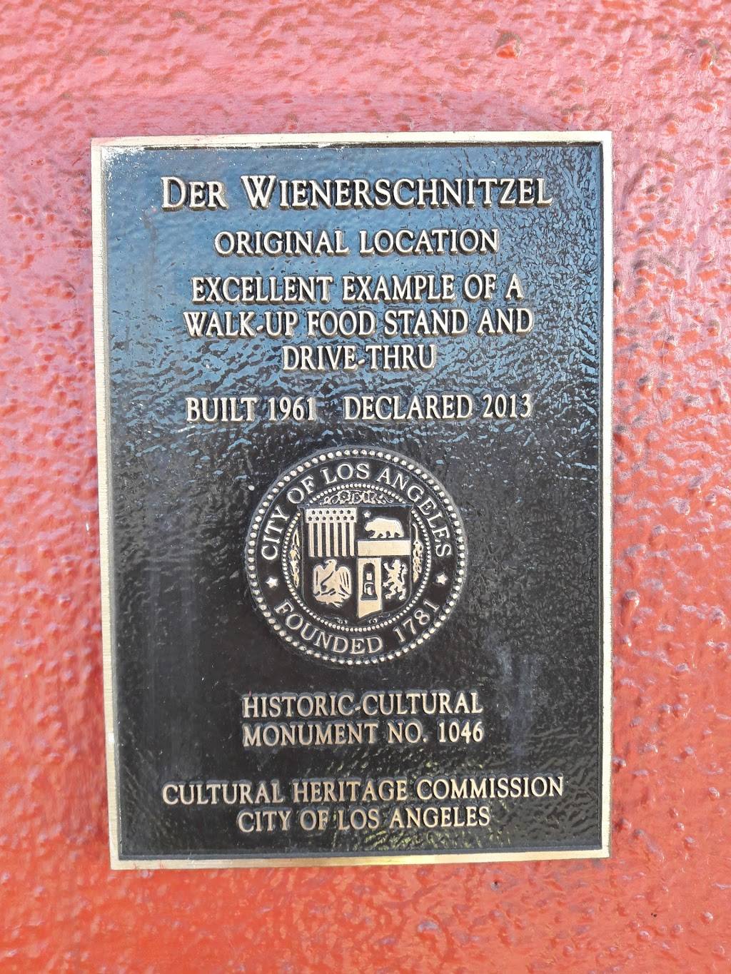 Wienerschnitzel | restaurant | 900 W Pacific Coast Hwy, Wilmington, CA 90744, USA | 3108351605 OR +1 310-835-1605