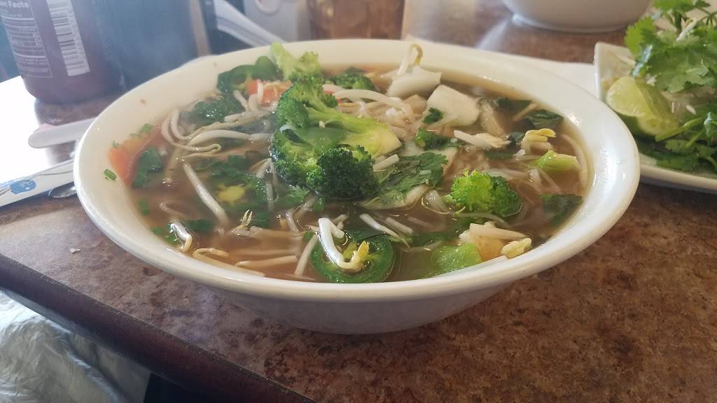 Pho Vy | restaurant | 9607 Broadway St, Pearland, TX 77584, USA | 7133403200 OR +1 713-340-3200