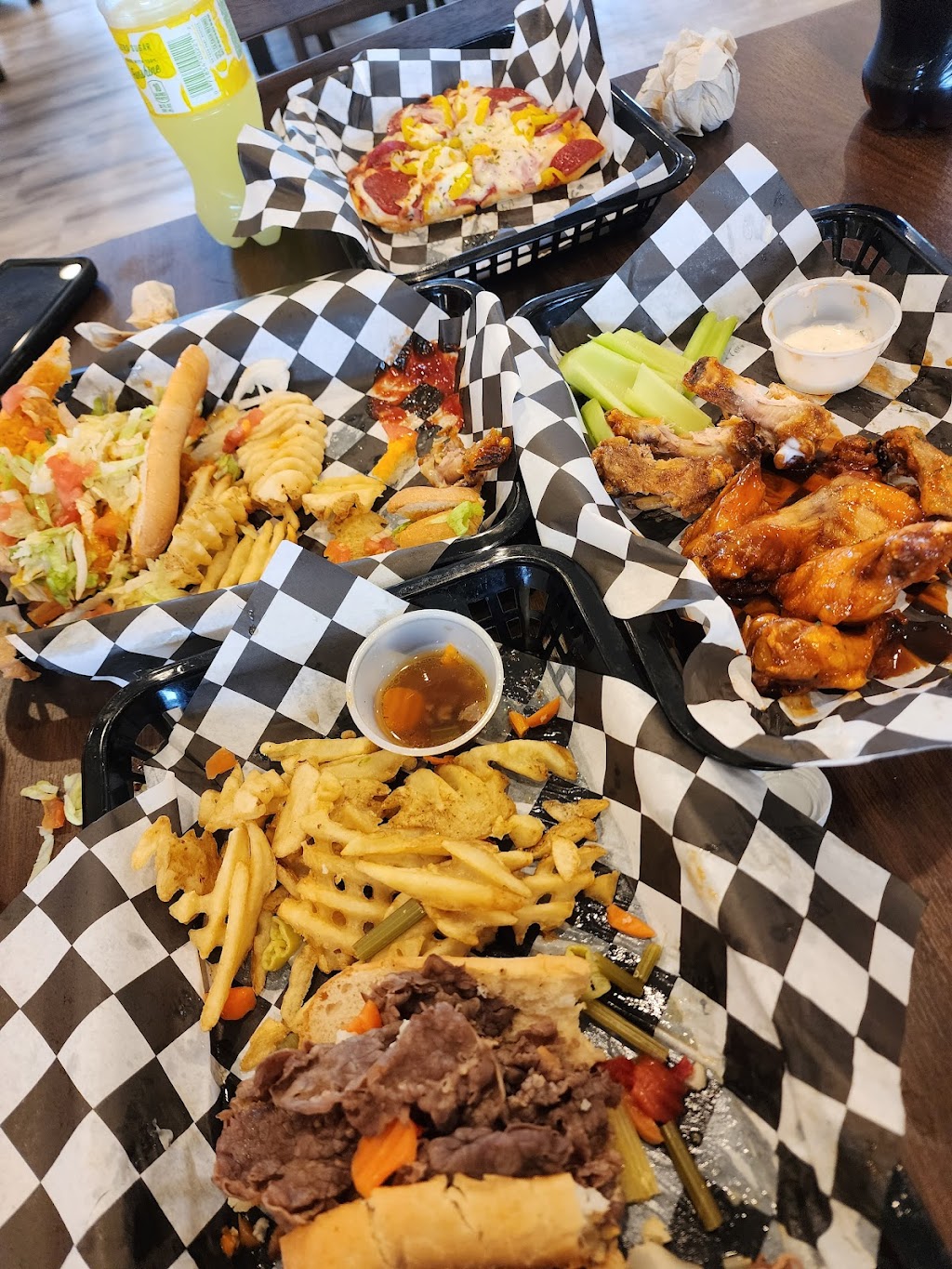 The Lunch Room | restaurant | 481 S John Sims Pkwy, Valparaiso, FL 32580, USA | 8508423253 OR +1 850-842-3253