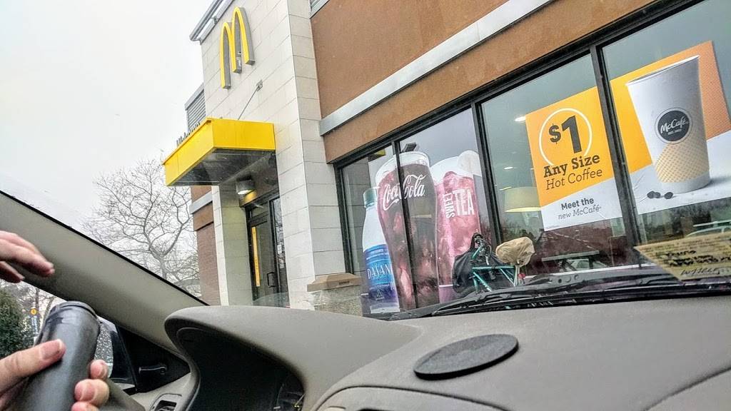 McDonalds | cafe | 601 First Colonial Road, Virginia Beach, VA 23451, USA | 7574259416 OR +1 757-425-9416