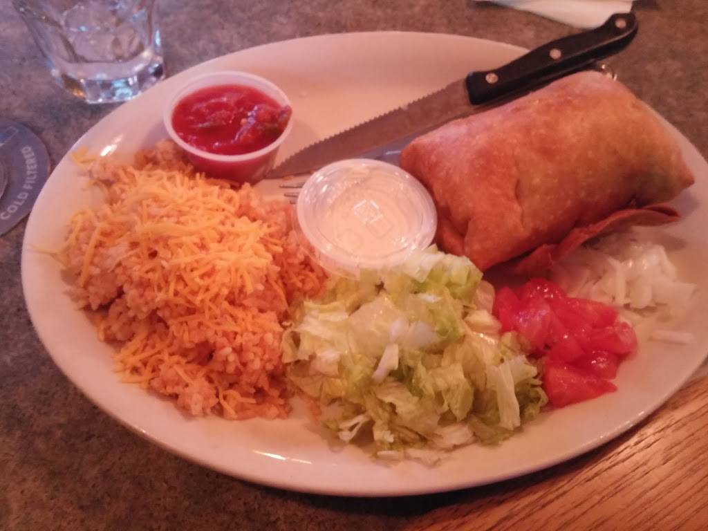 Finns Bar & Grill | restaurant | 220 W Summit Ave # 1, Wales, WI 53183, USA | 2629689800 OR +1 262-968-9800