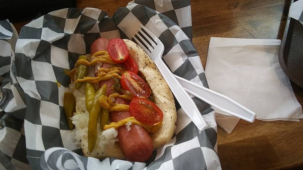 Apple Knockers Ice Cream Parlor | restaurant | 220 W Prairie St, Vicksburg, MI 49097, USA | 2696491880 OR +1 269-649-1880