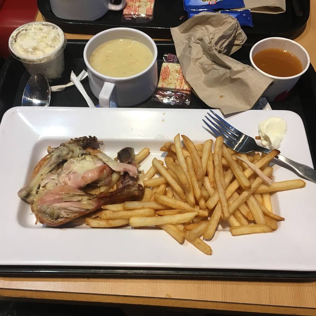 St-Hubert Express | restaurant | 3200 Boulevard Fréchette, Chambly, QC J3L 6Z6, Canada | 5143855555 OR +1 514-385-5555