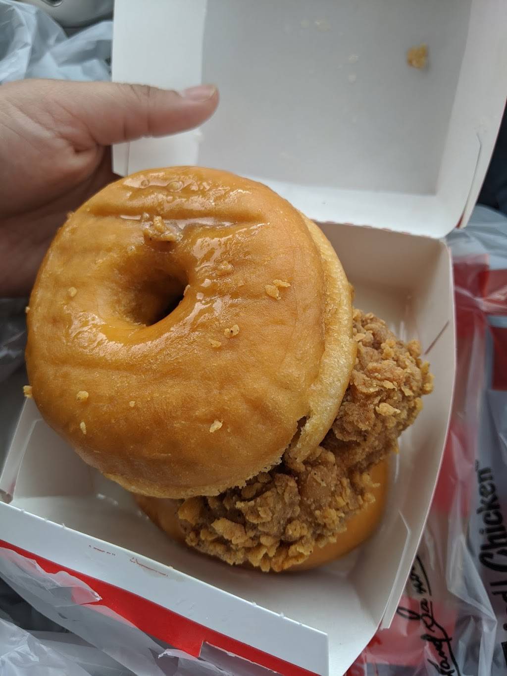 KFC | restaurant | 7940 N Mesa St, El Paso, TX 79932, USA | 9155645127 OR +1 915-564-5127