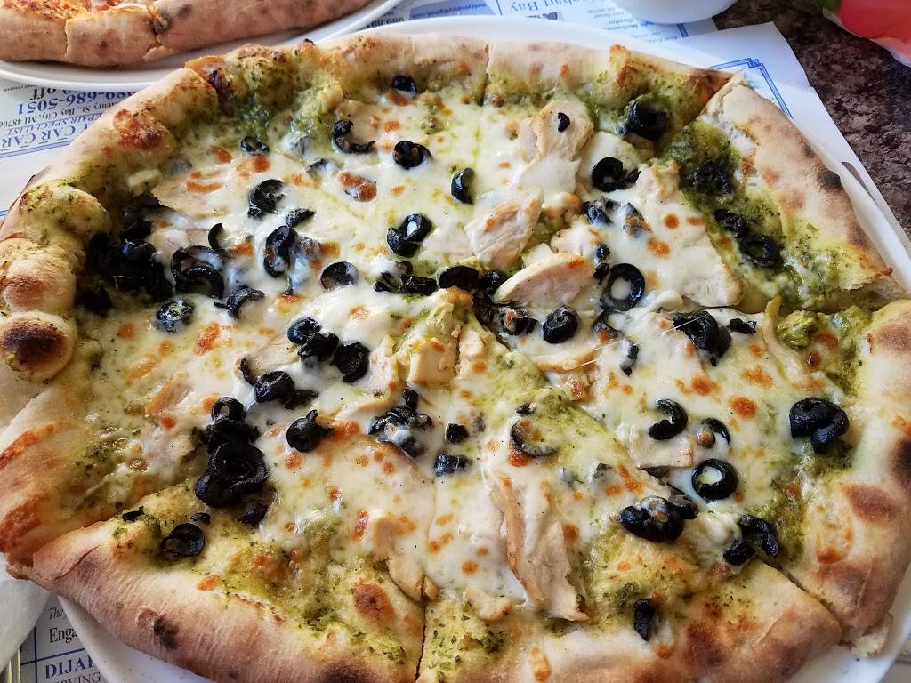 Gulinos Pizza & Sons | restaurant | 1406 N Henry St, Bay City, MI 48706, USA | 9898907585 OR +1 989-890-7585