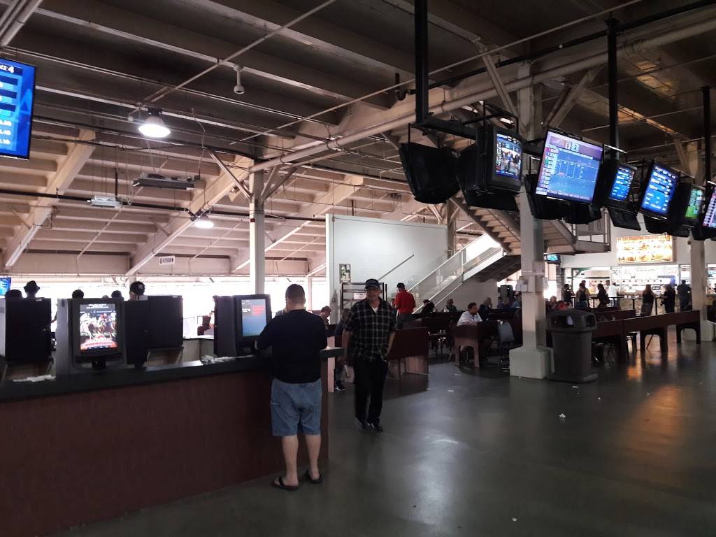 Los Alamitos Race Course | restaurant | 4961 Katella Ave, Cypress, CA 90720, USA | 7148202800 OR +1 714-820-2800
